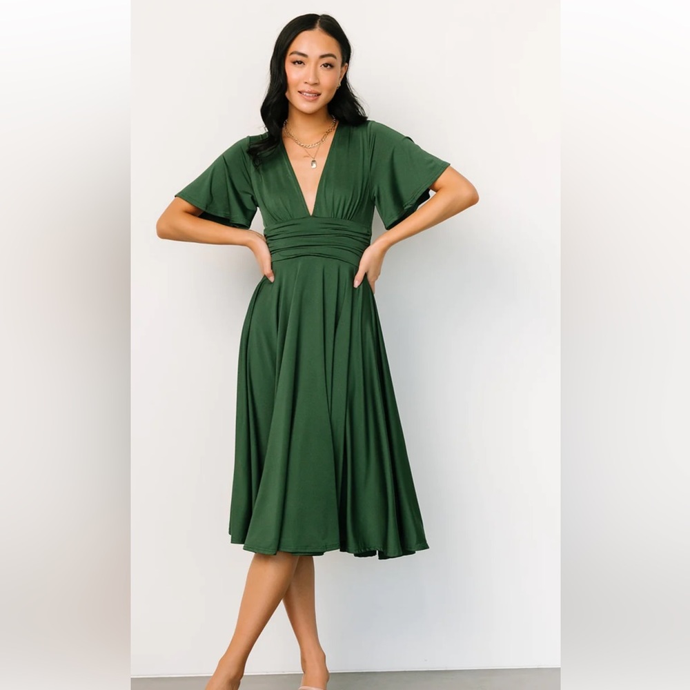 Baltic Born Green Janette Midi Dress • M • Jersey Knit Green Wedding Guest Dress